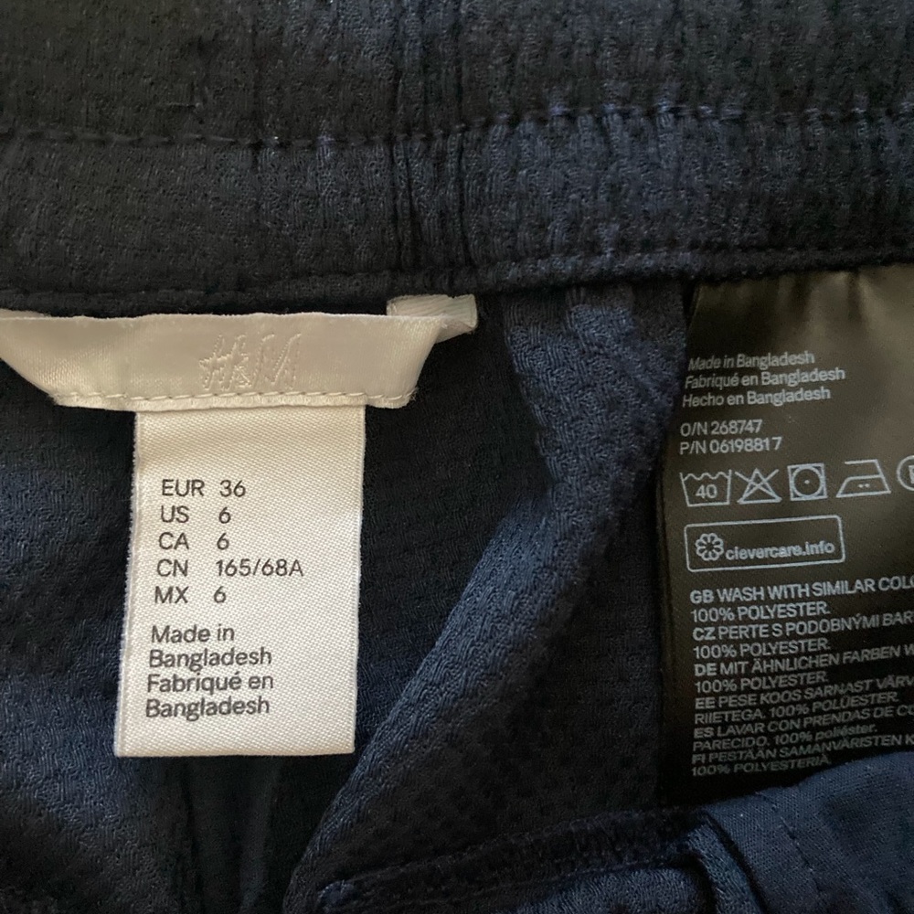 H&M navy blue dress straight leg pants, size 6. - Picture 4 of 4